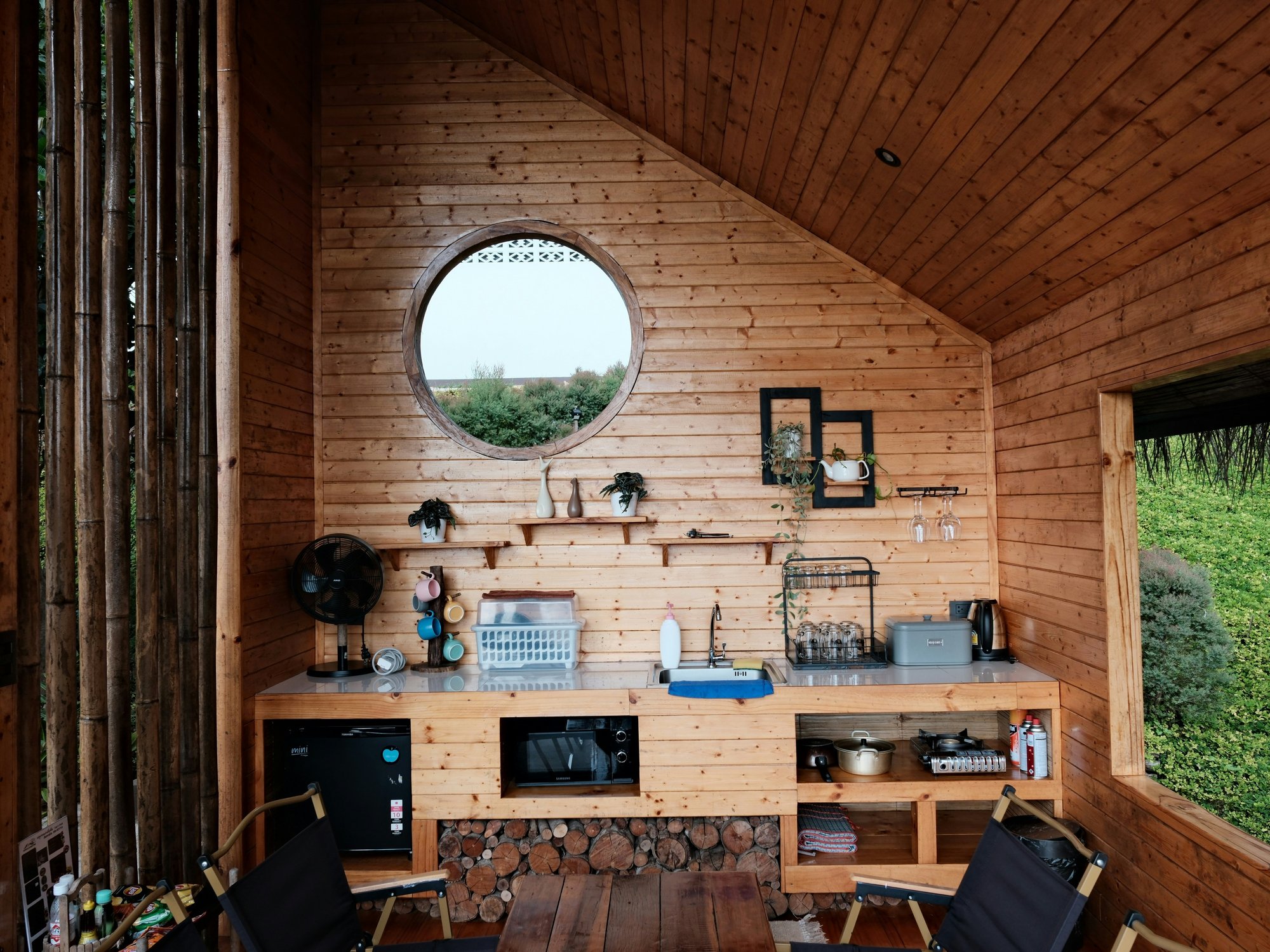 arash-bal-5Qv9ePVLlKc-unsplash