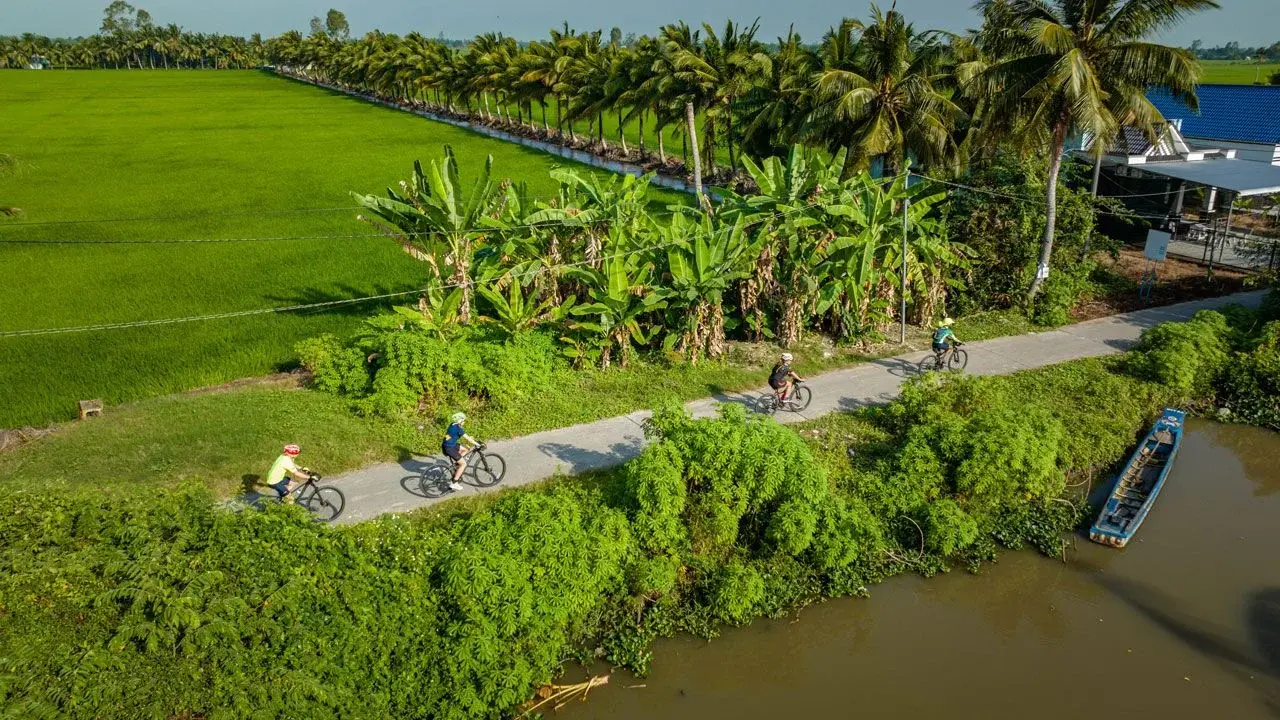 1764662204_Vietnam-coastal-cycling-route